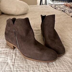 Universal Threads - ankle boots